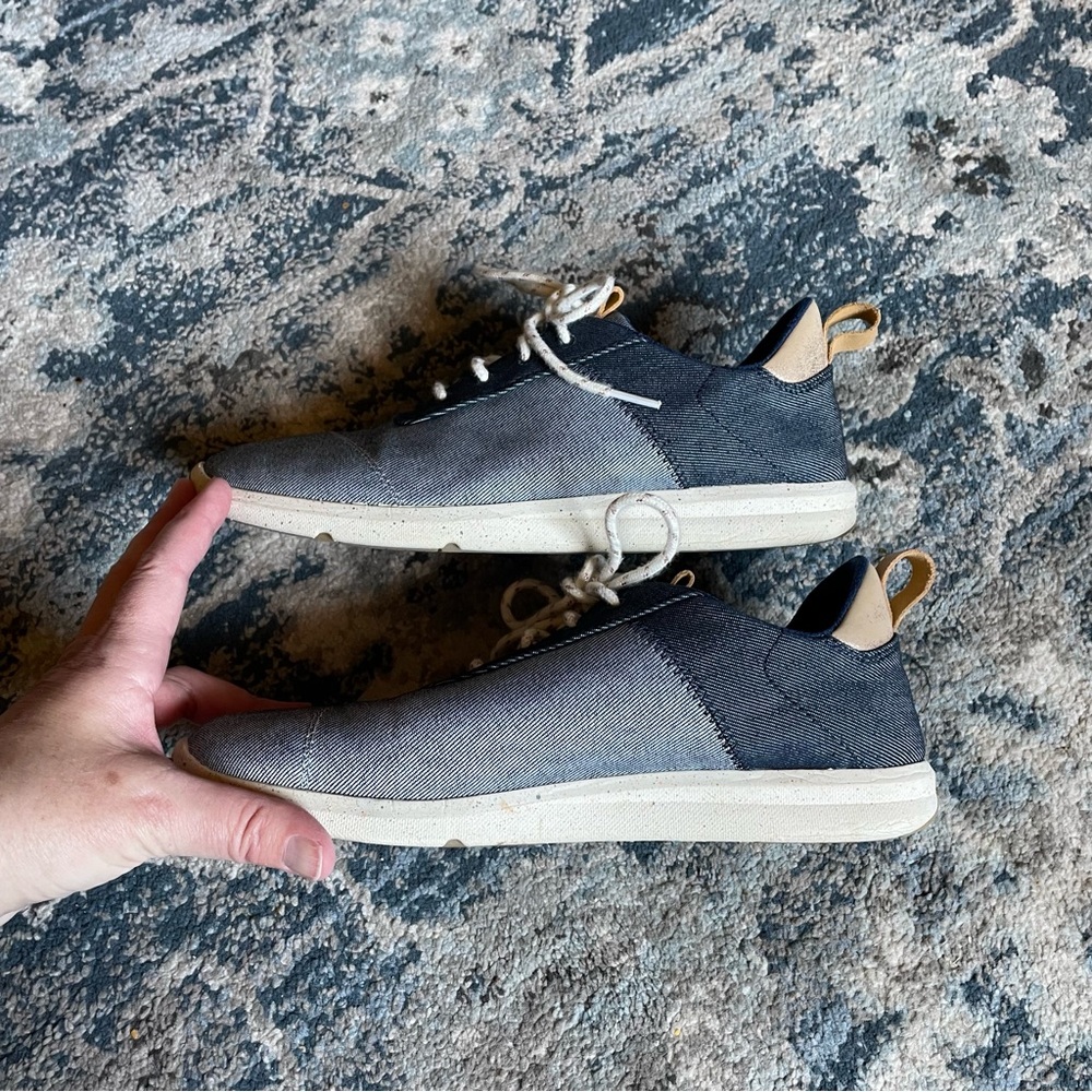 Excellent Condition! Tom’s Cabrillo Navy Denim sneakers 10 - Picture 4 of 8
